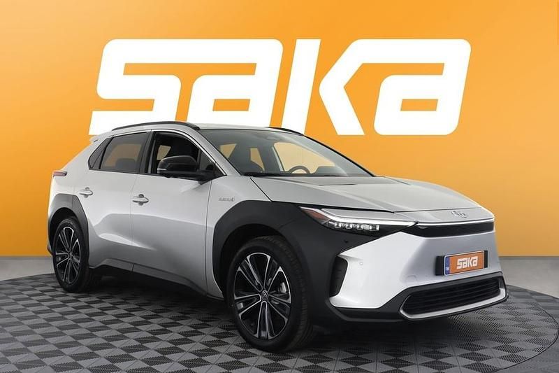 Käytetty Toyota bZ4X Premium 160 kW (218 HP) 2024 Katumaasturi