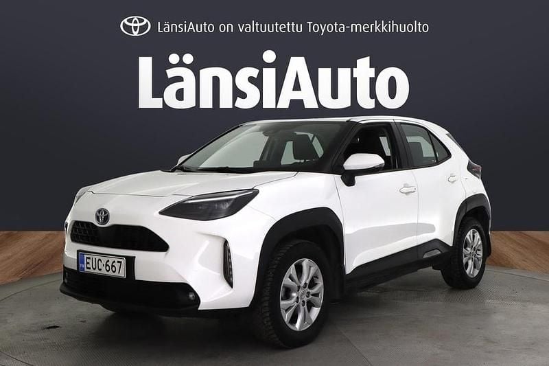 Käytetty Toyota Yaris Cross Active 116 HP (85 kW) 2022 Katumaasturi