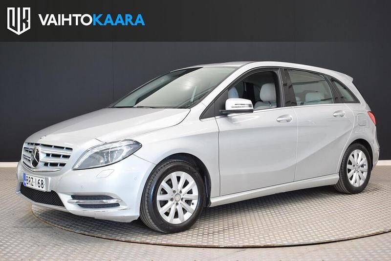 Harmaa Käytetty 2014 Mercedes B180 Business Tila-auto | 10 700 € (Perustarjous) - Kuva 1/2