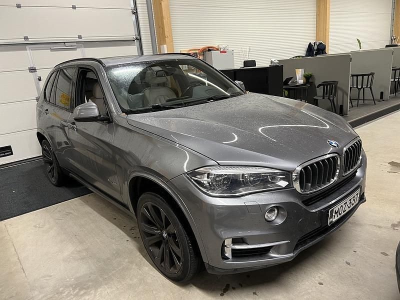 Käytetty 2016 BMW X5 Comfort Edition Katumaasturi | 26 900 € (Hieman kallis) - Kuva 1/4
