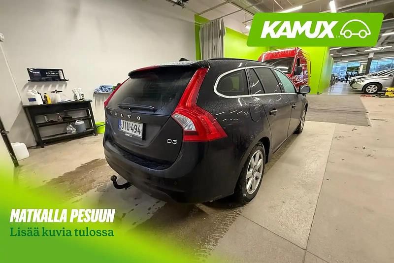 Käytetty Volvo V60 Business Edition 136 HP (100 kW) 2012 Musta Farmari