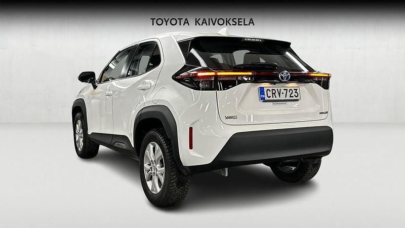 Käytetty Toyota Yaris Cross Active 116 HP (85 kW) 2024 Valkoinen Katumaasturi