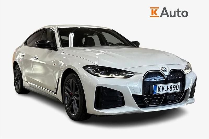 Valkoinen Käytetty 2023 BMW i4 Shadowline Sedan | 44 900 € (Supertarjous) - Kuva 1/3