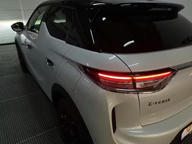 Käytetty DS Automobiles DS3 Crossback E-Tense 100 kW (136 HP) 2022 Valkoinen Katumaasturi