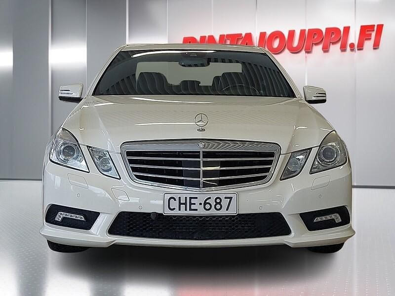 Käytetty Mercedes E250 Avantgarde 204 HP (150 kW) 2009 Sedan