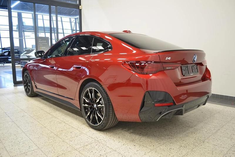 Käytetty BMW i4 Comfort Edition 442 kW (601 HP) 2026 Fire red metallic Sedan