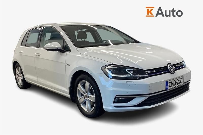 Käytetty VW Golf VII Highline 131 HP (96 kW) 2019 Valkoinen Viistoperä