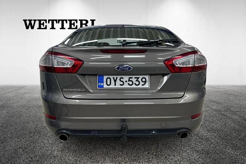 Käytetty Ford Mondeo Titanium 203 HP (149 kW) 2011 Ruskea Viistoperä