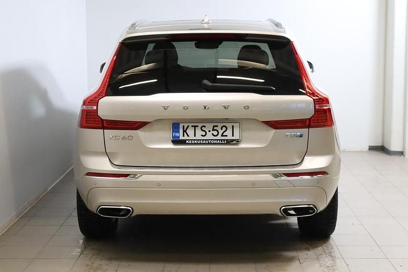 Käytetty Volvo XC60 Inscription 392 HP (288 kW) 2020 Ruskea Katumaasturi