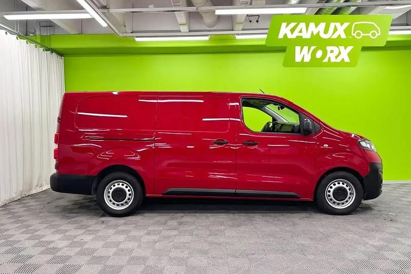 Käytetty Opel Vivaro Comfort 122 HP (89 kW) 2021 Punainen Tila-auto