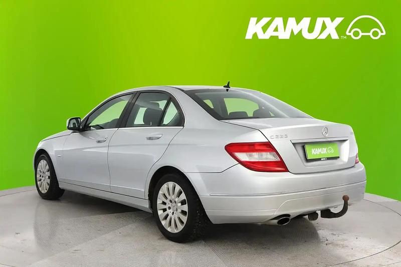 Käytetty Mercedes C220 170 HP (125 kW) 2007 Hopea / harmaa Sedan