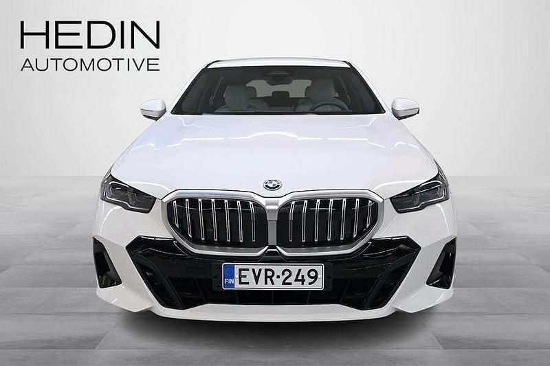 Uusi BMW 530e M Sport 299 HP (219 kW) 2025 Farmari