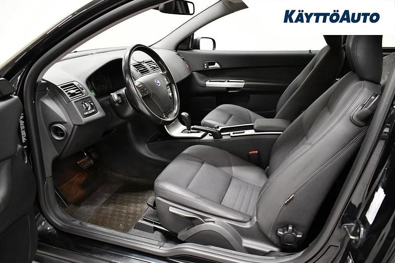 Käytetty Volvo C30 Momentum 136 HP (100 kW) 2008 Musta Viistoperä
