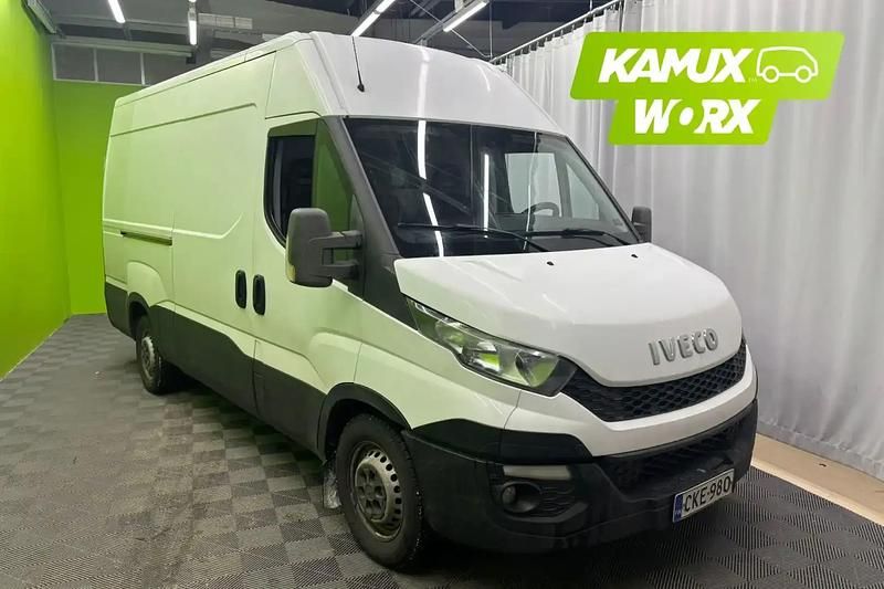 Käytetty Iveco Daily 126 HP (92 kW) 2015 Van