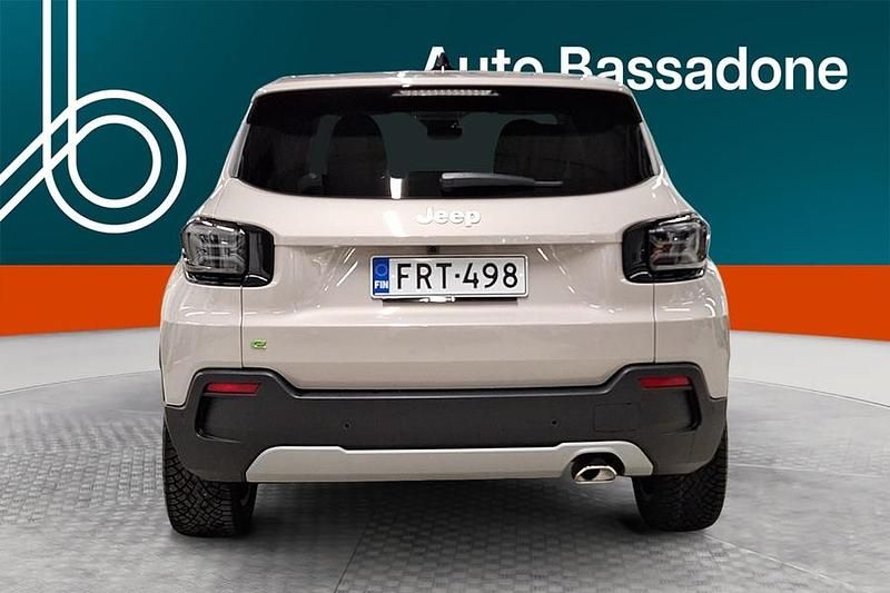 Käytetty Jeep Avenger Summit 110 HP (80 kW) 2025 Katumaasturi