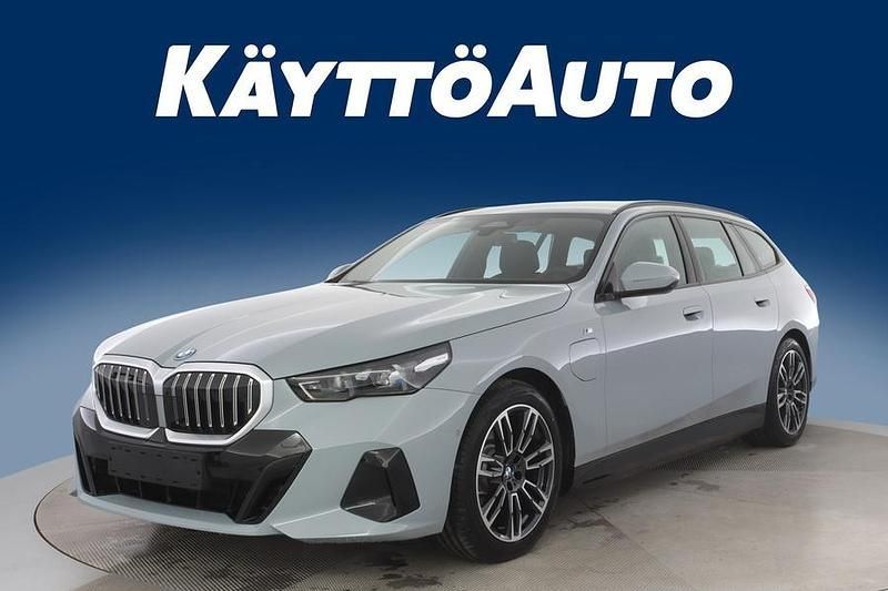 Uusi 2025 BMW 530e Farmari | 79 716 € - Kuva 1/4