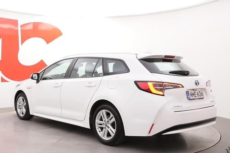 Käytetty Toyota Corolla Active 122 HP (89 kW) 2021 Valkoinen Farmari