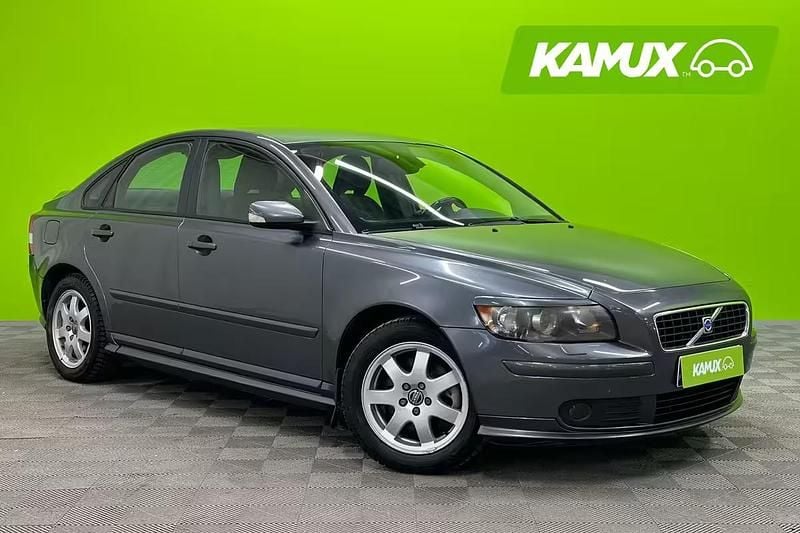Käytetty Volvo S40 Momentum 140 HP (102 kW) 2005 Hopea / harmaa Sedan