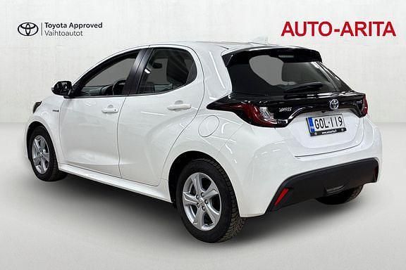 Käytetty Toyota Yaris Active 114 HP (83 kW) 2020 Valkoinen Viistoperä