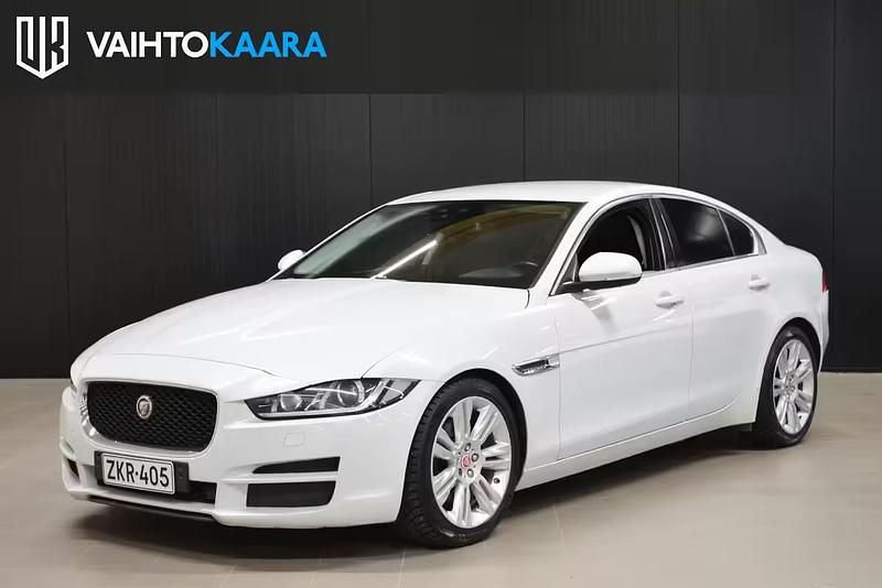 Käytetty 2016 Jaguar XE Prestige Sedan | 12 890 € - Kuva 1/3