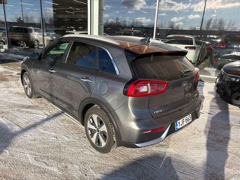 Käytetty Kia Niro EX 105 HP (77 kW) 2016 Harmaa Katumaasturi
