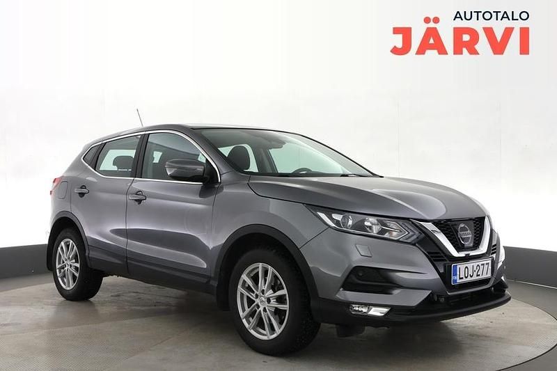 Käytetty Nissan Qashqai Acenta 116 HP (85 kW) 2018 Harmaa Katumaasturi