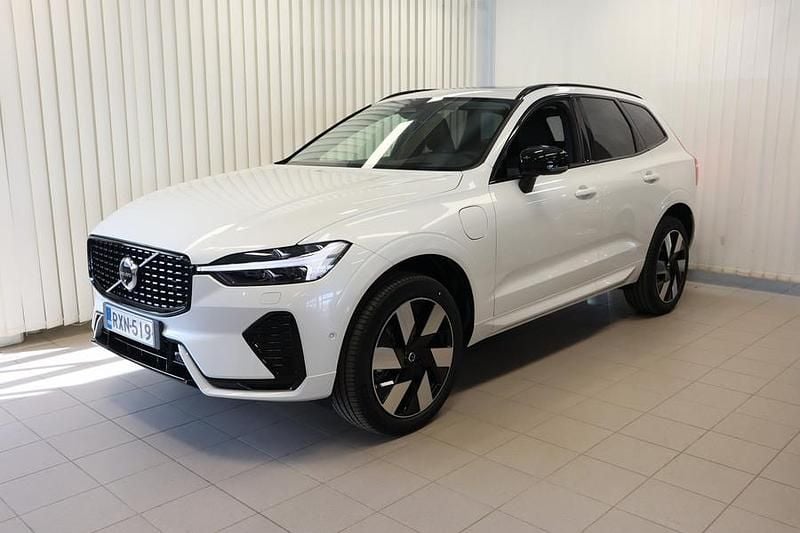Valkoinen Käytetty 2025 Volvo XC60 Performance Katumaasturi | 63 900 € - Kuva 1/4