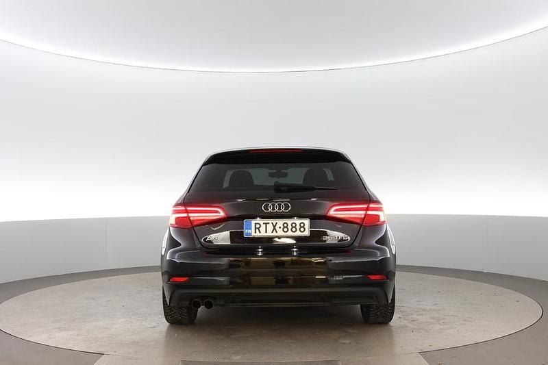 Käytetty Audi A3 Sportback Business 150 HP (110 kW) 2019 Viistoperä