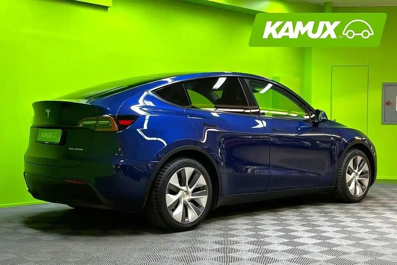 Käytetty Tesla Model Y 378 kW (514 HP) 2022 Sininen Katumaasturi