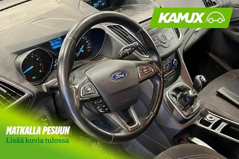 Käytetty Ford Grand C-Max Trend 125 HP (91 kW) 2016 Valkoinen Tila-auto