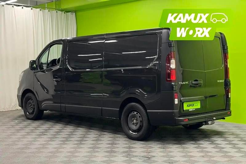 Käytetty Renault Trafic Komfort 150 HP (110 kW) 2022 Midnight black Tila-auto