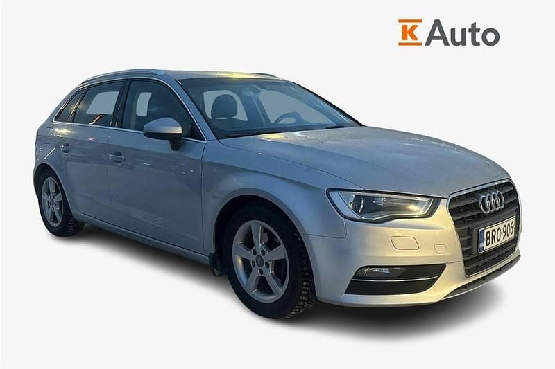 Käytetty Audi A3 Sportback Business 122 HP (89 kW) 2014 Hopea Viistoperä