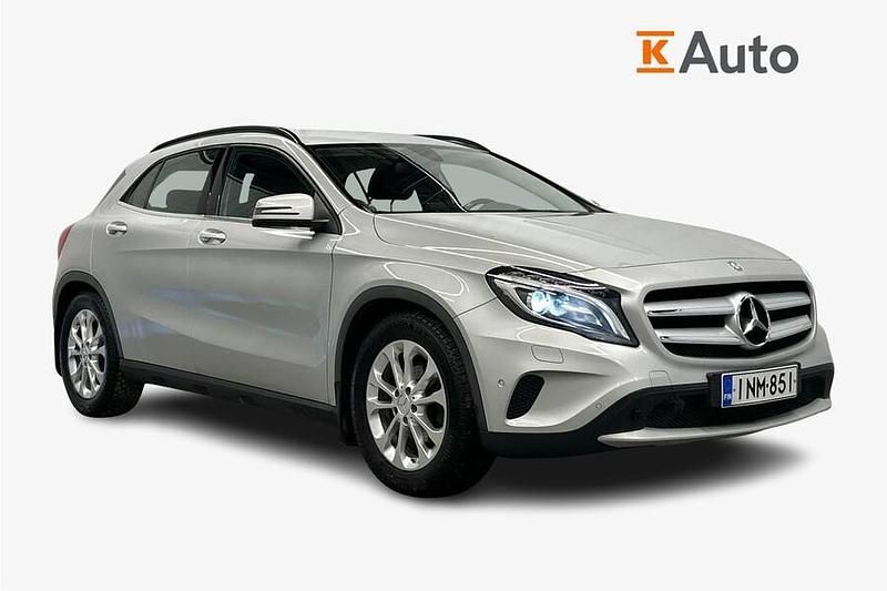 Käytetty Mercedes GLA200 Business 136 HP (100 kW) 2017 Harmaa Katumaasturi