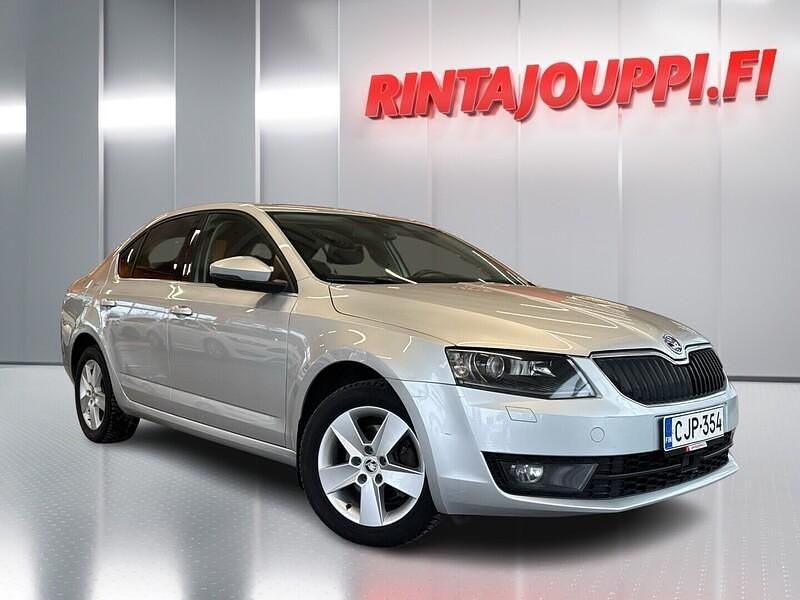 Käytetty Skoda Octavia Elegance 140 HP (102 kW) 2015 Viistoperä