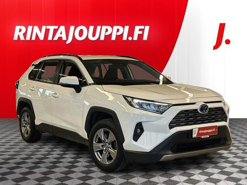 Käytetty Toyota RAV4 Hybrid Active 222 HP (163 kW) 2022 Valkoinen Katumaasturi