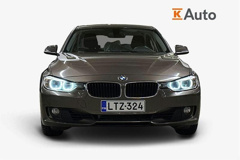Käytetty BMW 320 184 HP (135 kW) 2013 Ruskea (beige) Sedan
