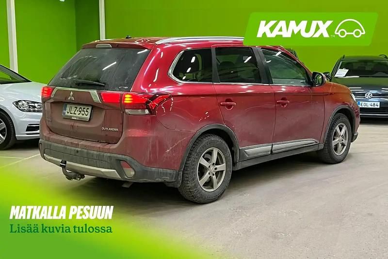 Käytetty Mitsubishi Outlander 150 HP (110 kW) 2016 Punainen Katumaasturi