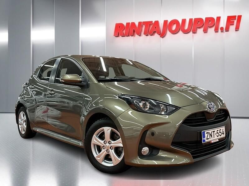 Käytetty Toyota Yaris Hybrid Active 116 HP (85 kW) 2021 Viistoperä
