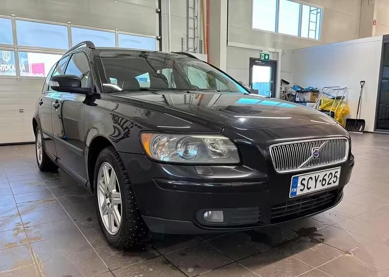 Käytetty Volvo V50 Kinetic 146 HP (107 kW) 2006 Musta Farmari