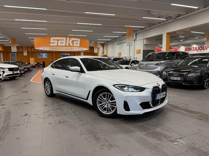 Käytetty 2022 BMW 420 Comfort Edition Coupe - kaksiovinen | 35 900 € - Kuva 1/4
