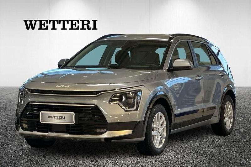 Käytetty Kia Niro EX 141 HP (103 kW) 2025 Harmaa Katumaasturi