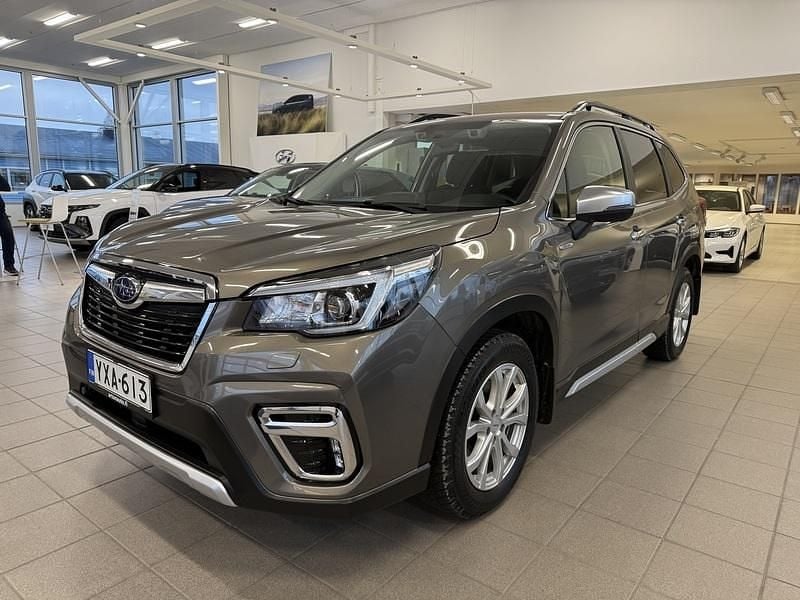 Ruskea Käytetty 2020 Subaru Forester Active Katumaasturi | 27 800 € (Hieman kallis) - Kuva 1/4