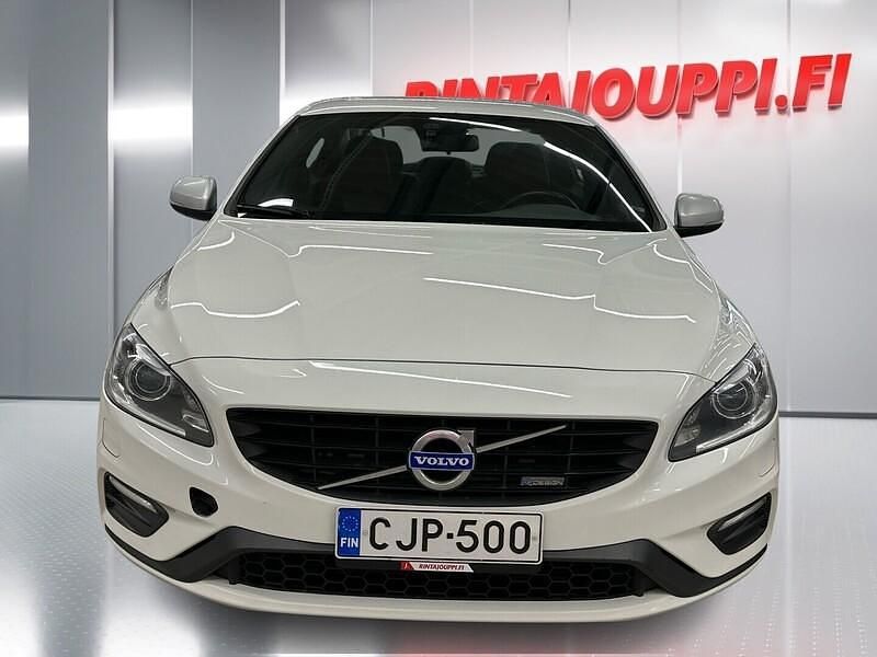 Käytetty Volvo S60 Business Edition 150 HP (110 kW) 2015 Sedan