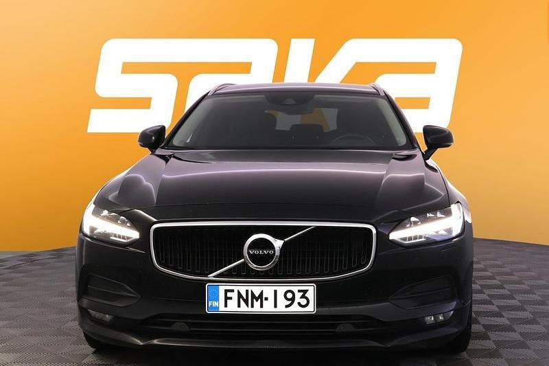 Käytetty Volvo V90 Business Edition 190 HP (139 kW) 2019 Farmari