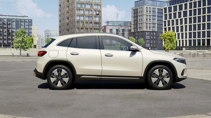 Käytetty Mercedes EQA300 Business 167 kW (228 HP) 2023 Valkoinen Katumaasturi