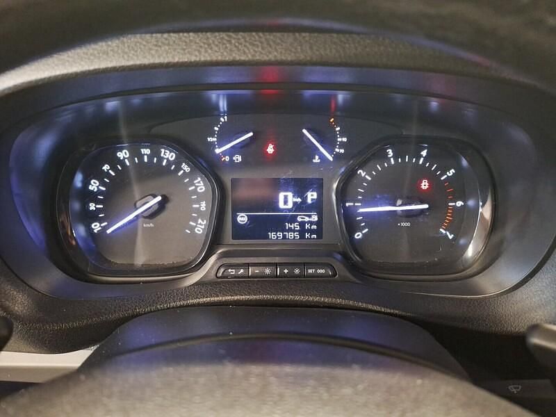 Käytetty Toyota Proace 177 HP (130 kW) 2017 Musta Tila-auto