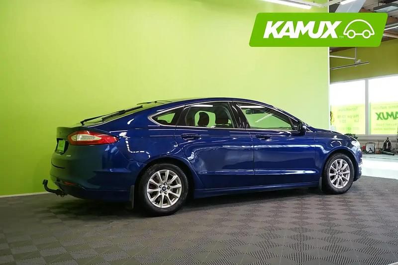Käytetty Ford Mondeo Titanium 160 HP (117 kW) 2016 Sininen Viistoperä