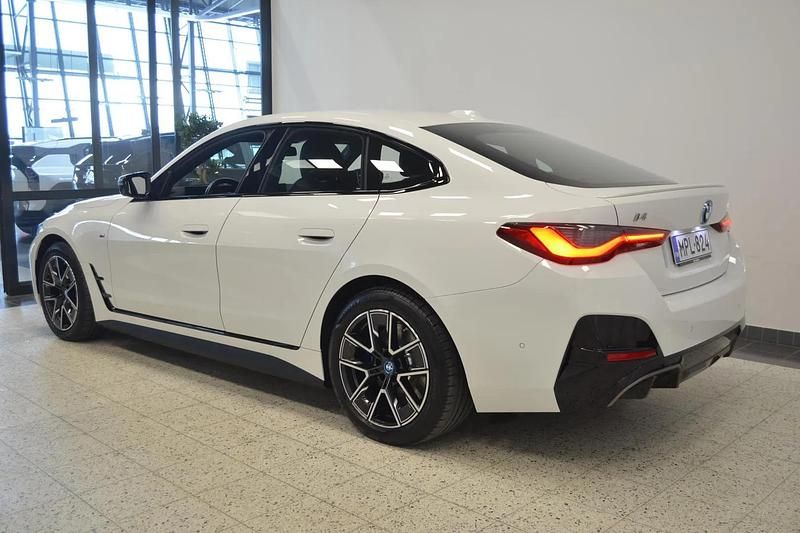 Käytetty BMW i4 Performance 544 kW (740 HP) 2023 Alpinweiss Sedan