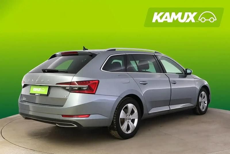 Käytetty Skoda Superb LAURIN & KLEMENT 156 HP (114 kW) 2021 Hopea / harmaa Farmari