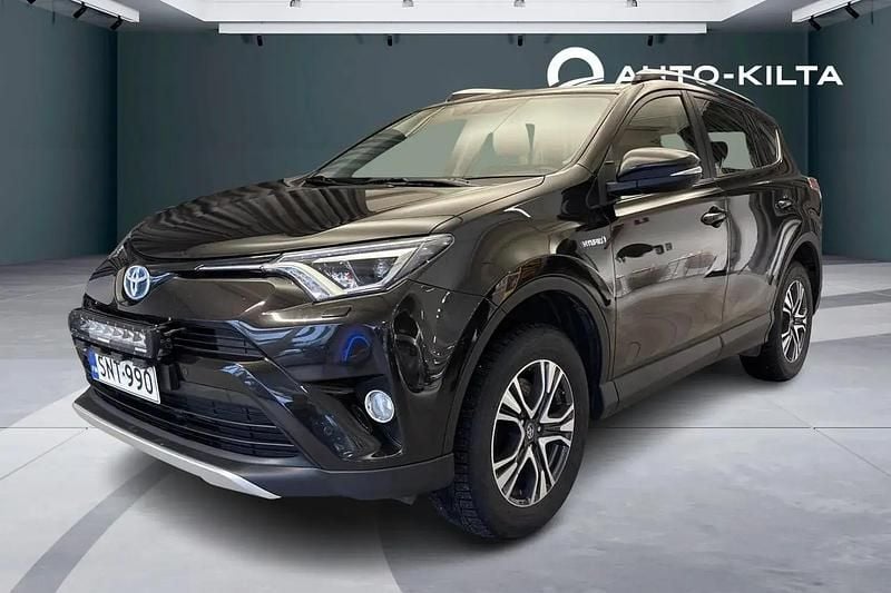 Käytetty Toyota RAV4 Hybrid Active 155 HP (114 kW) 2016 Met. ruskea (beige) Katumaasturi